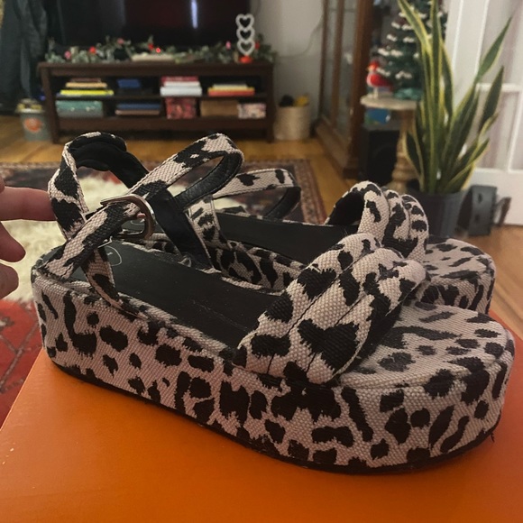 Rocket Dog leopard platform sandals. - Picture 6 of 8